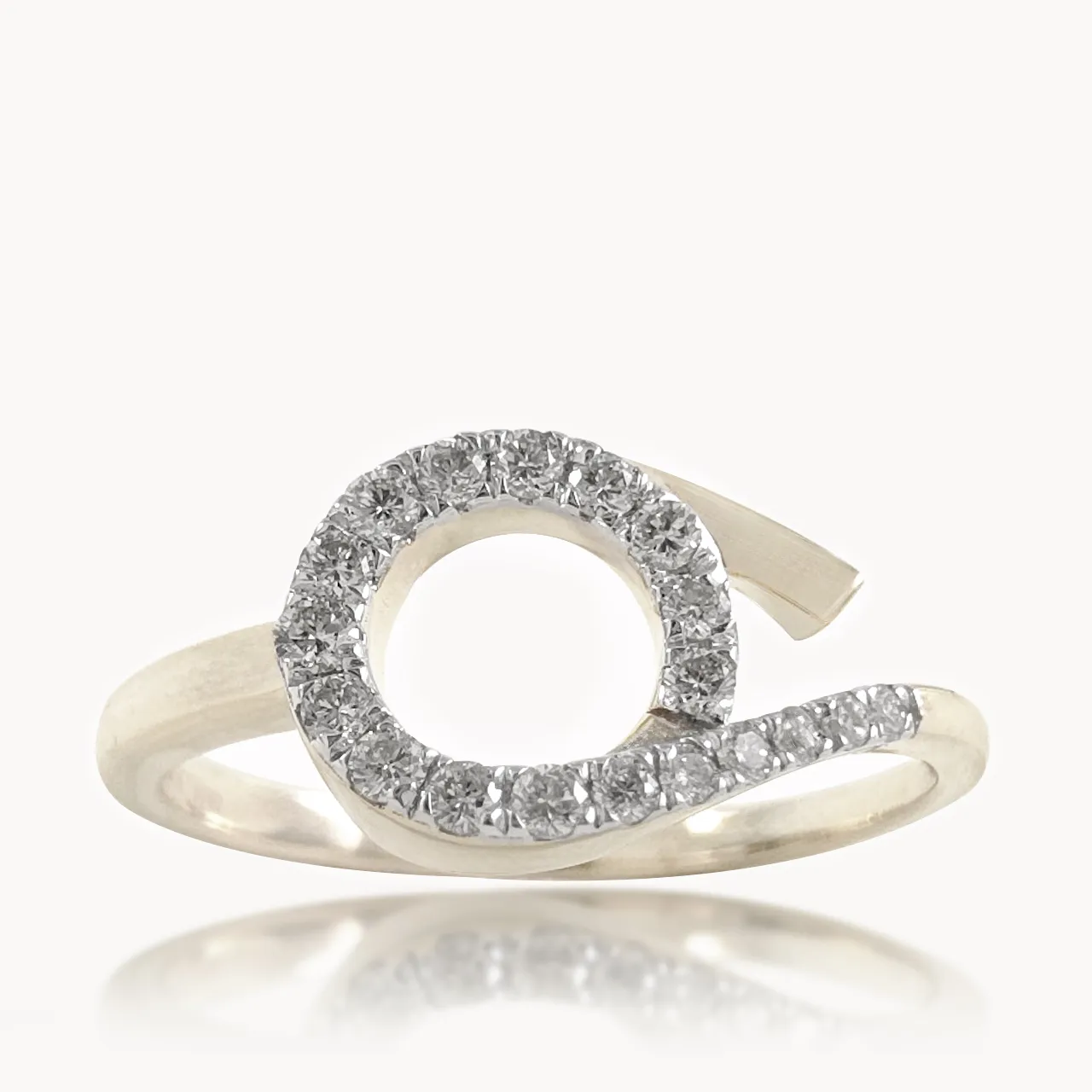 Aura Loop Diamod Ring