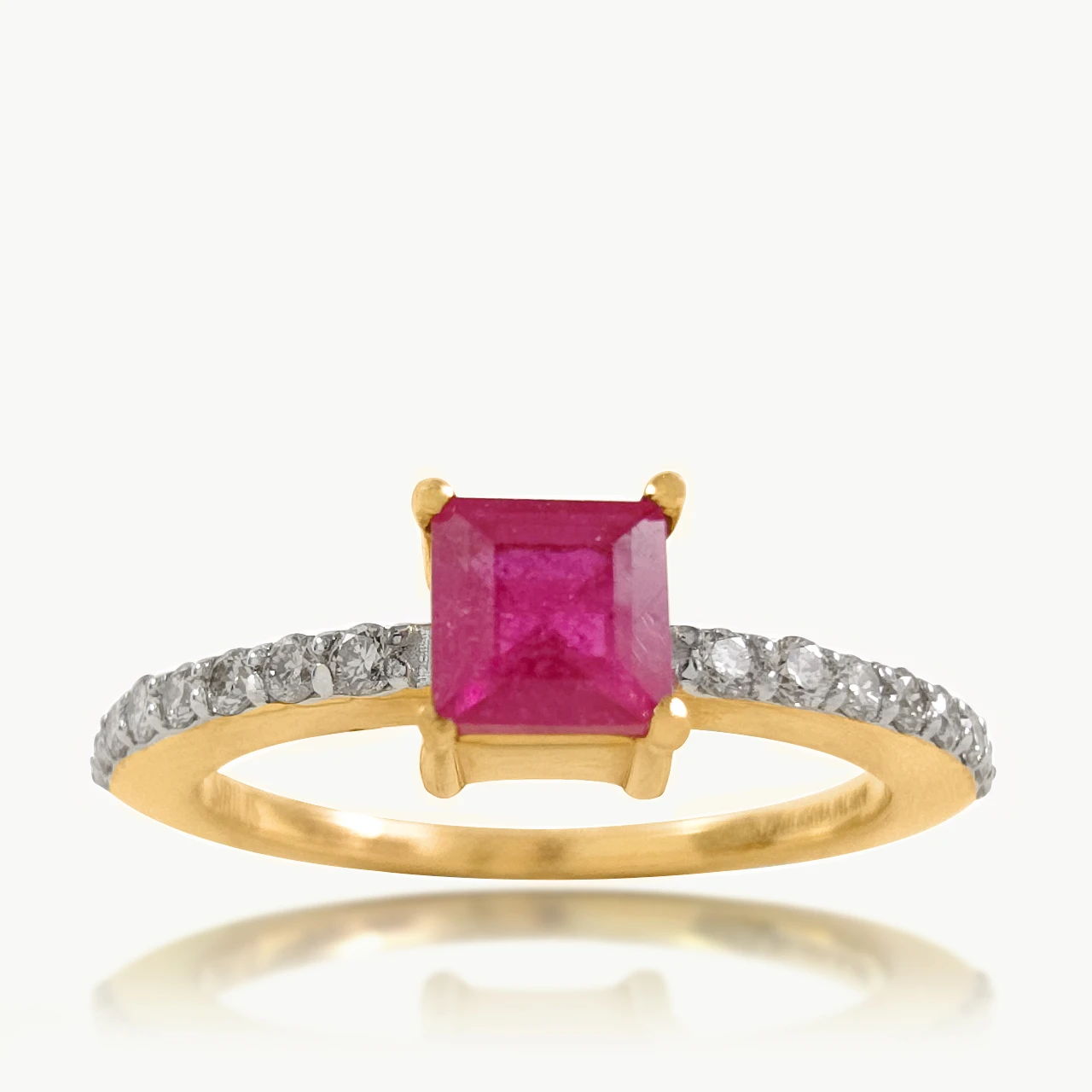 Center Red Gold Diamond Ring