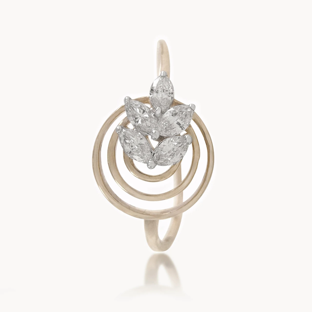 Circular design Diamond ring