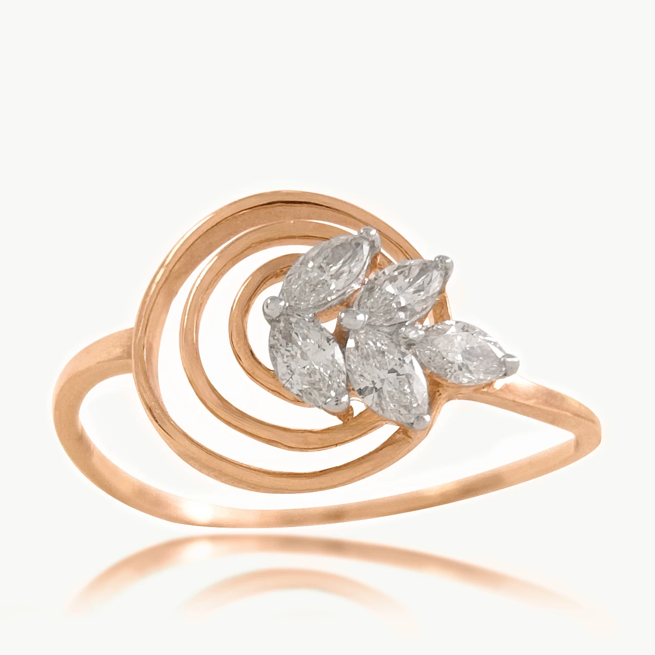 Circular design Diamond ring
