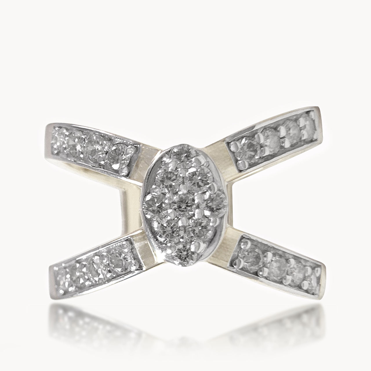 Avan Designer Cross Band Diamond Ring