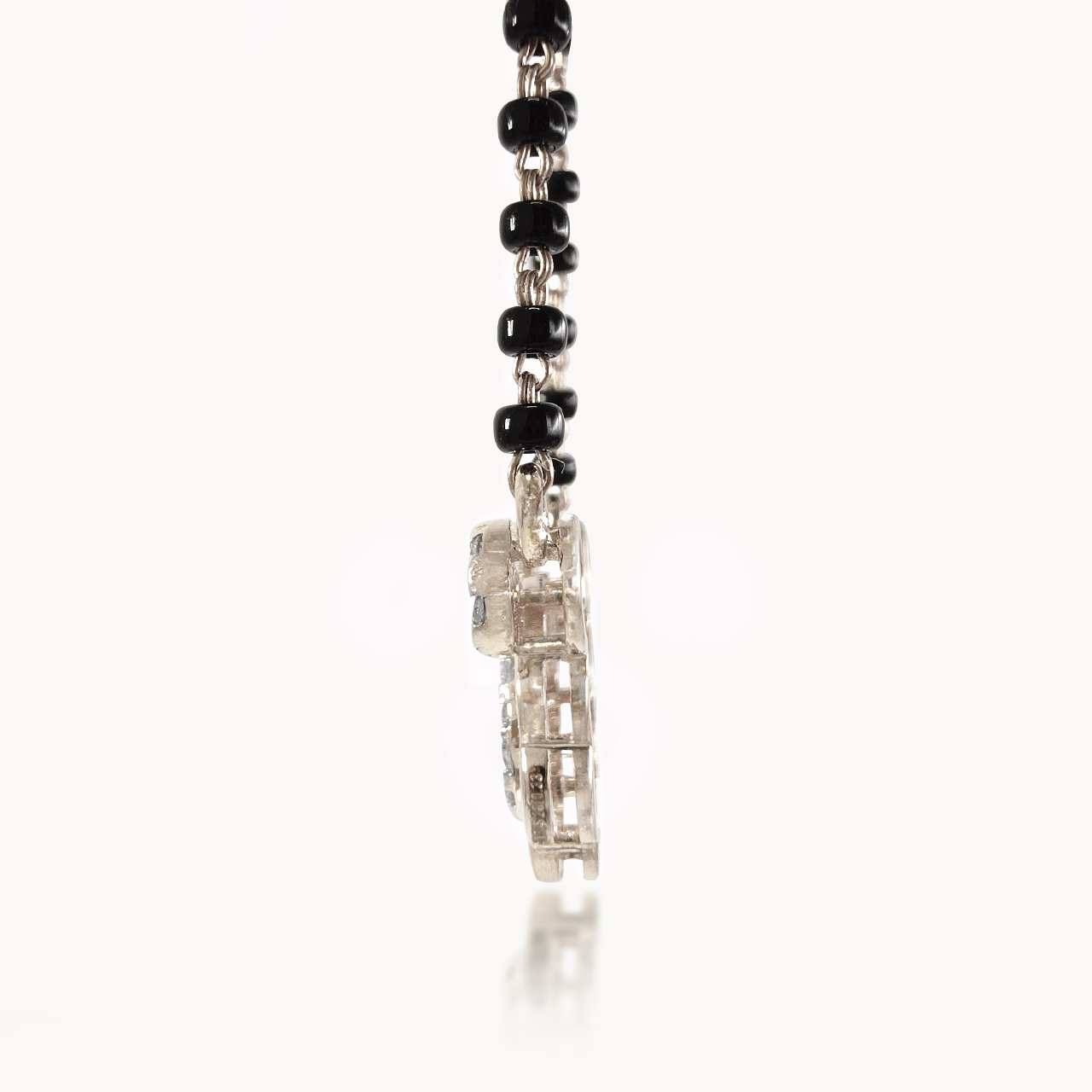 Zunaira Round Diamond Mangalsutra with Chain