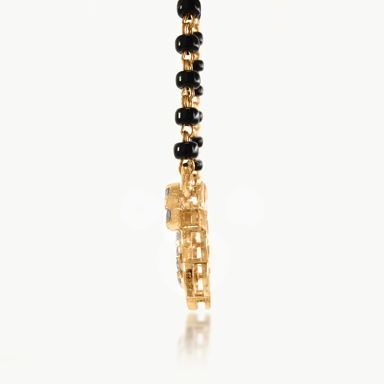 Zunaira Round Diamond Mangalsutra with Chain