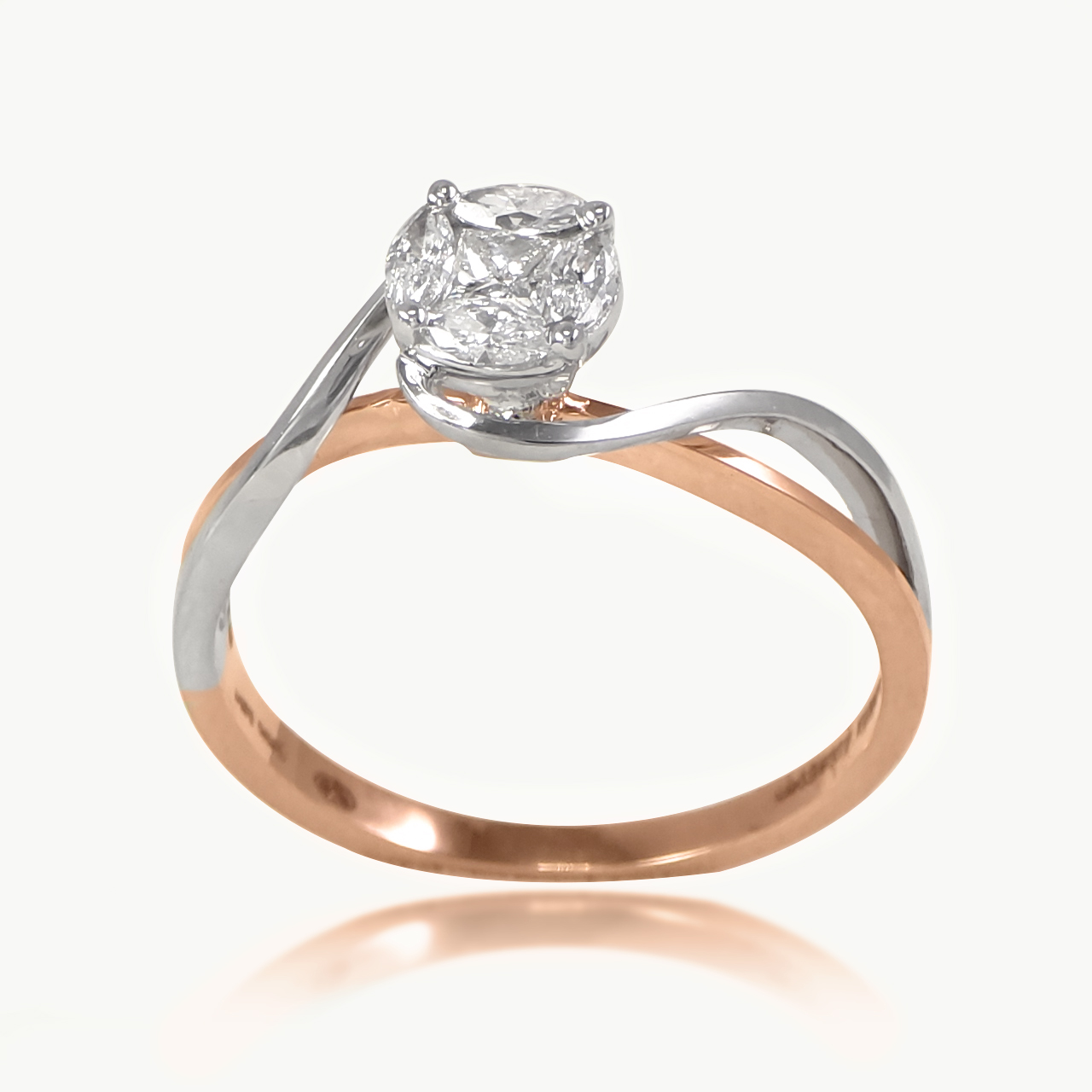 Illusional Oval Diamond Ring