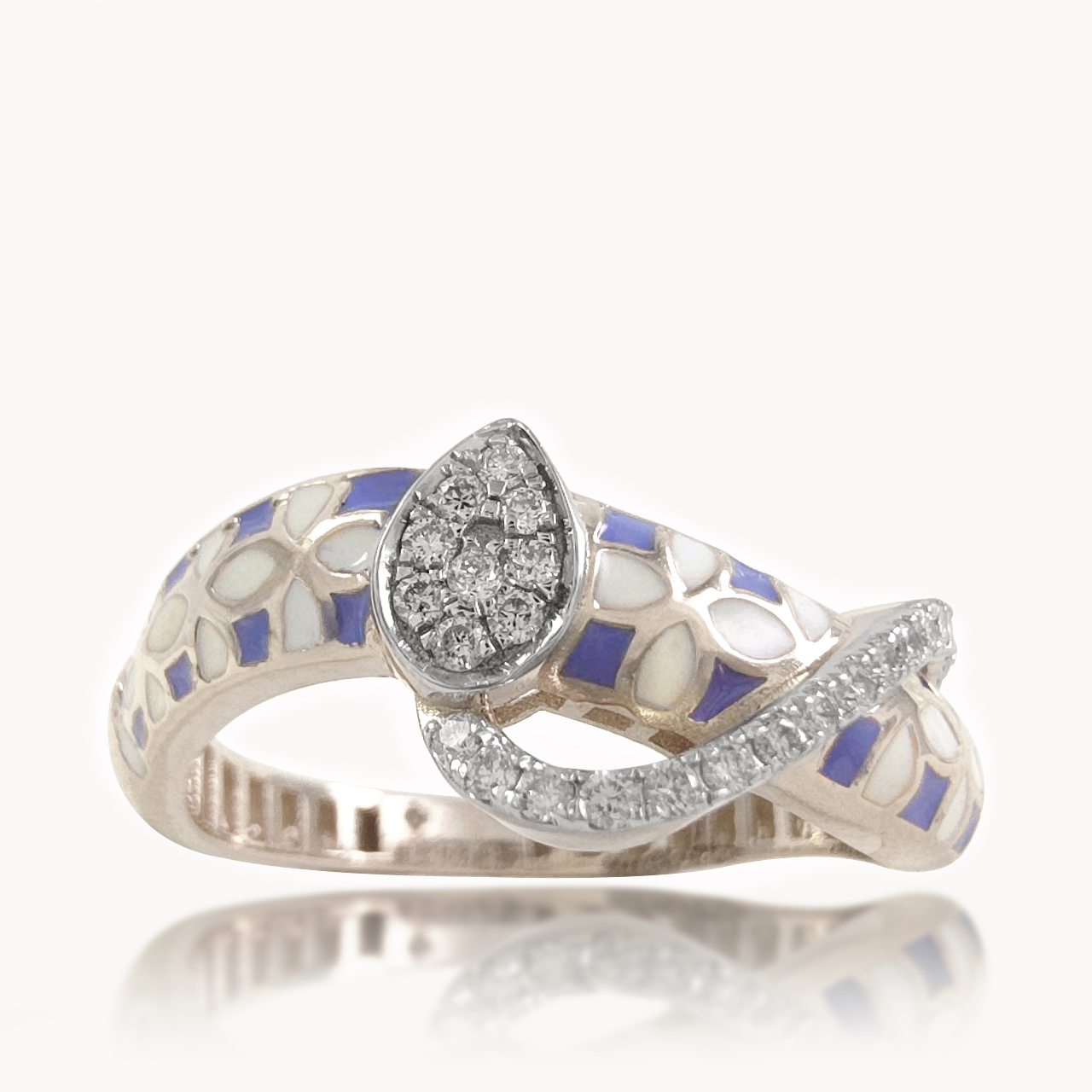 Serene Swirl Diamond Ring