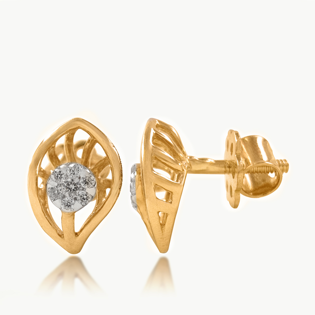 Leaflet Gleam Diamond Pendant
