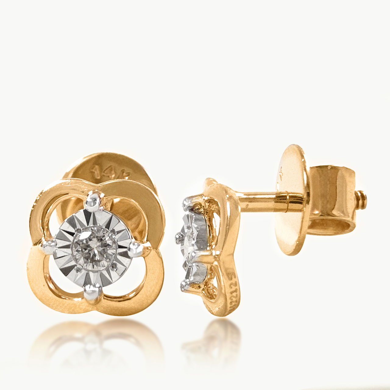 Twinkle Core Bloom Diamond studs