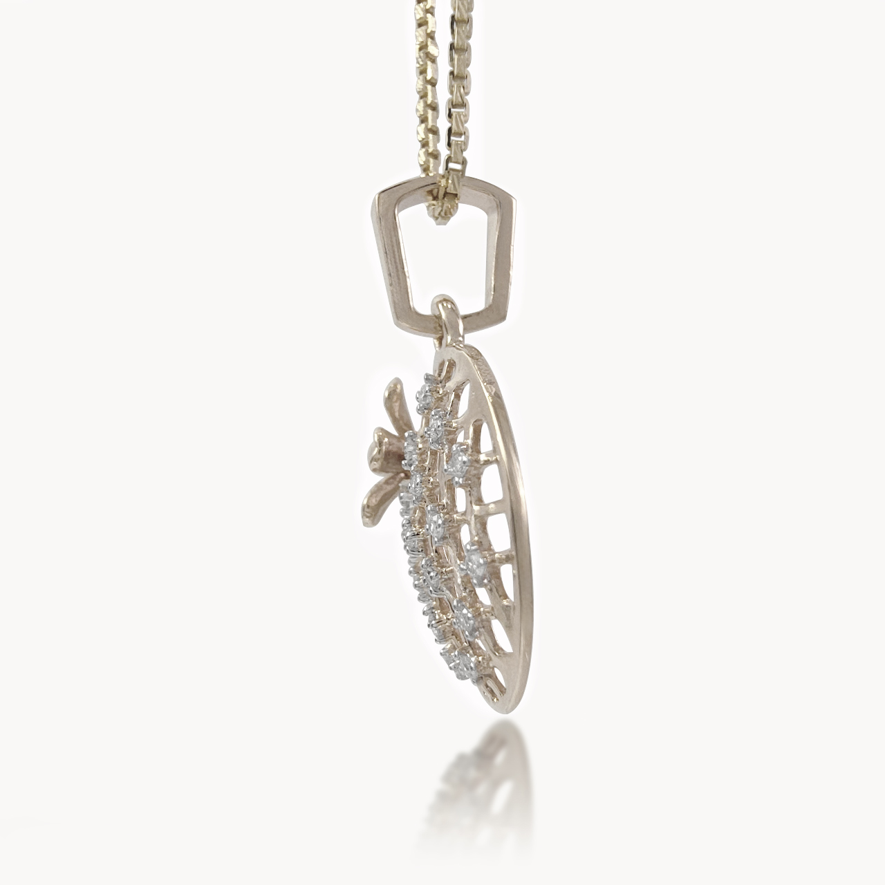 Flower Net Diamond Pendant
