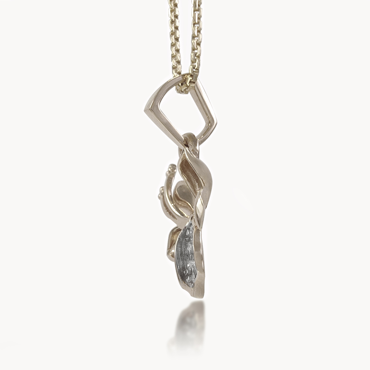Liliy Diamond Pendant