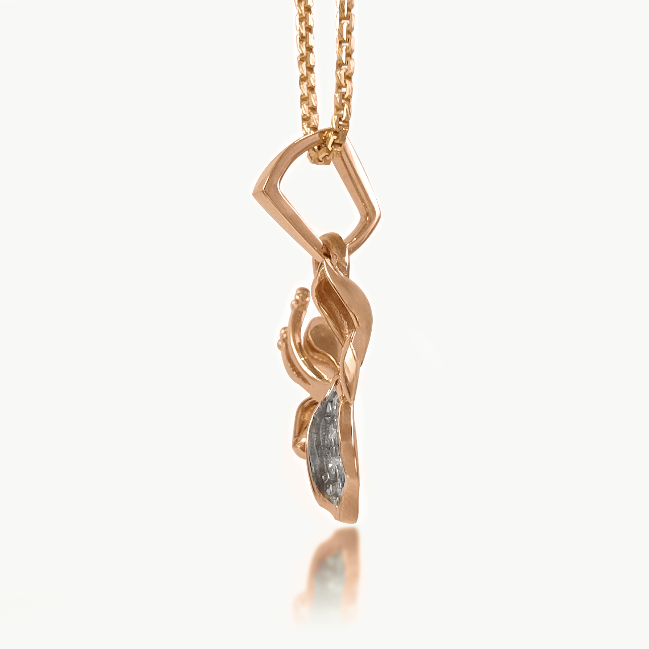 Liliy Diamond Pendant