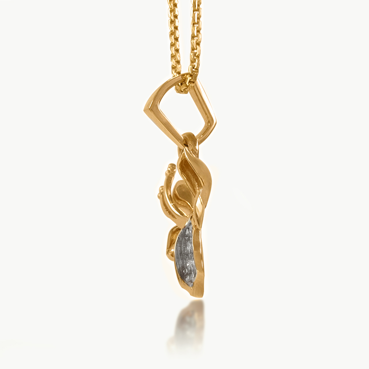 Liliy Diamond Pendant