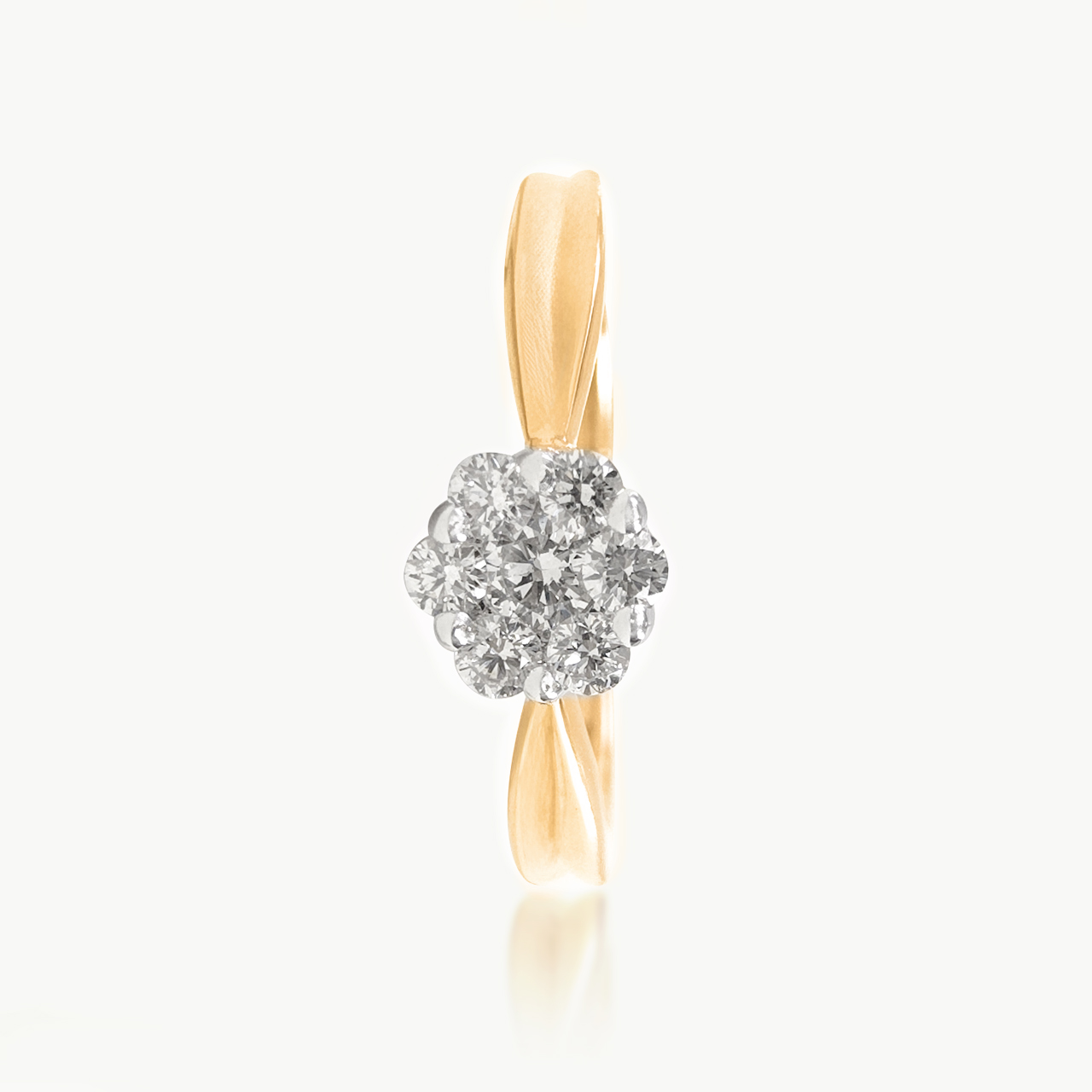 Oval shaped Diamond Ring