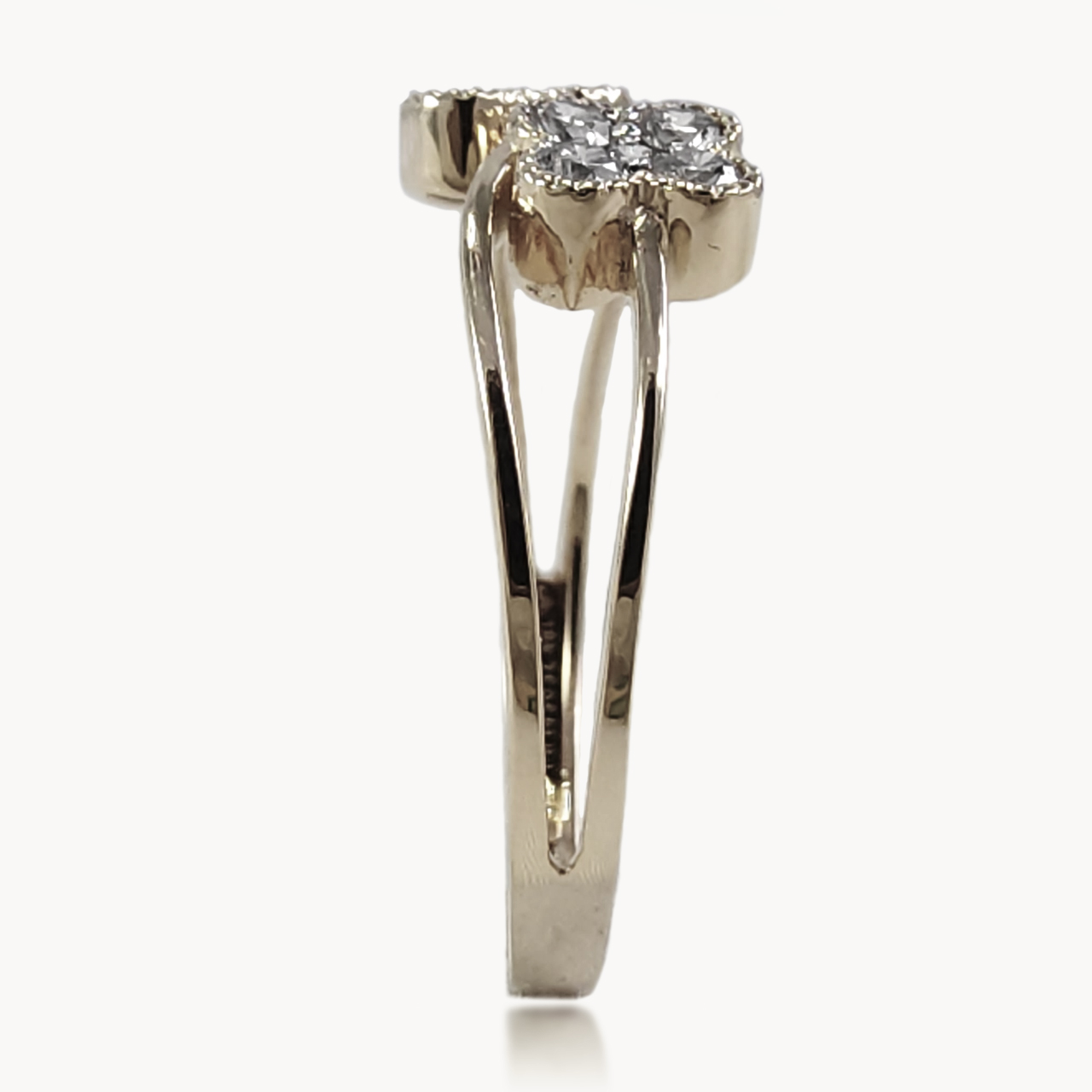 Pritha Round Diamond Rings