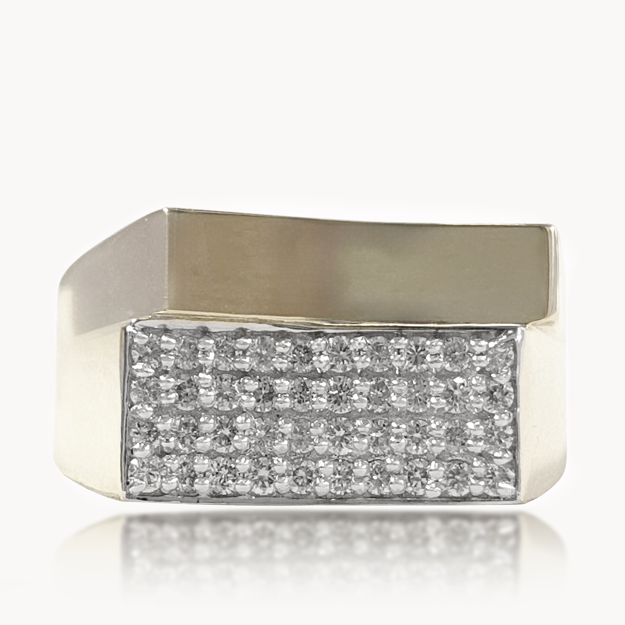 Rechead Diamond studded Ring
