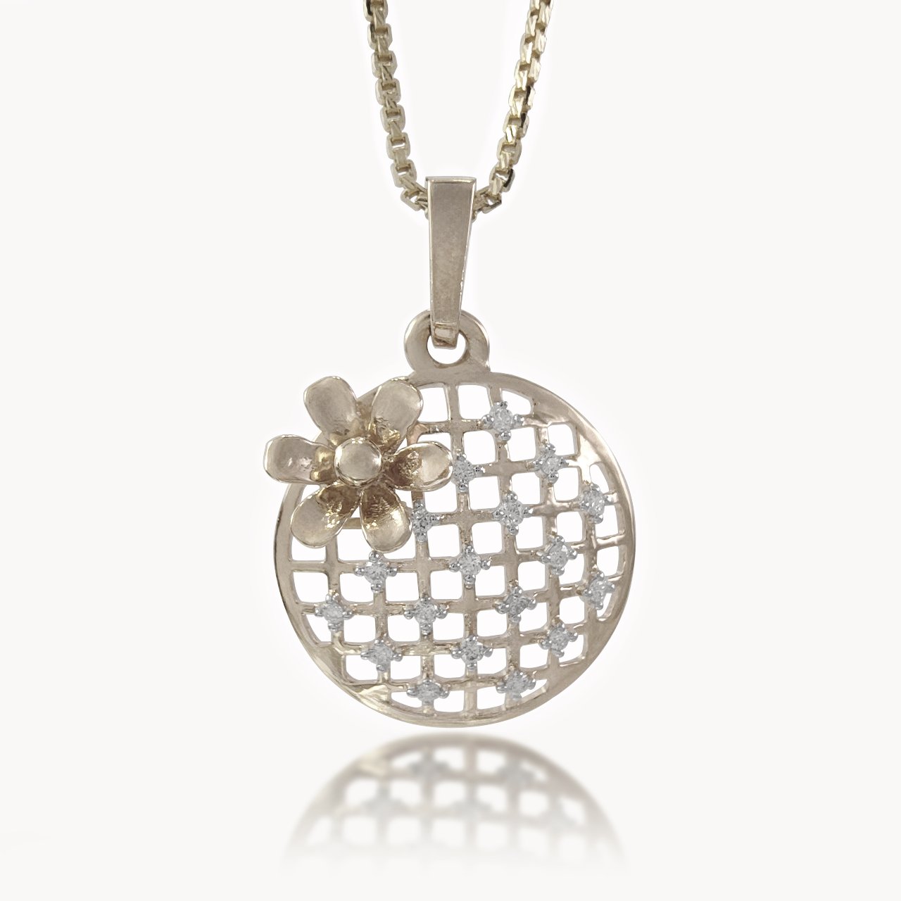 Flower Net Diamond Pendant