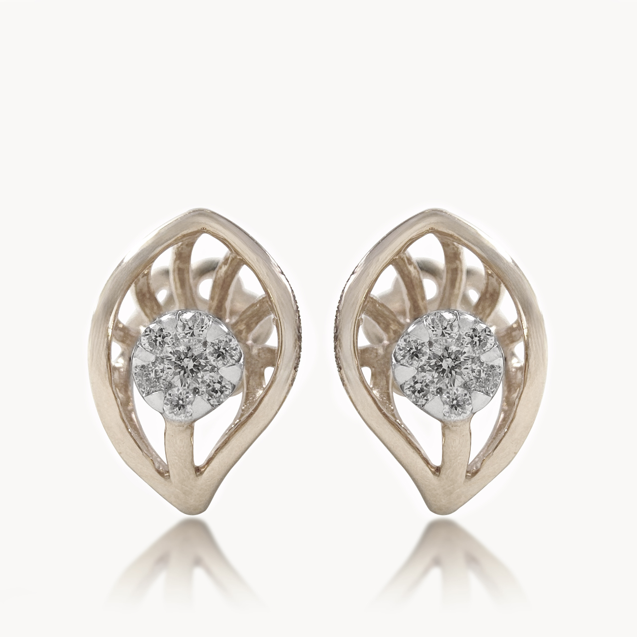 Leaflet Gleam Diamond Pendant