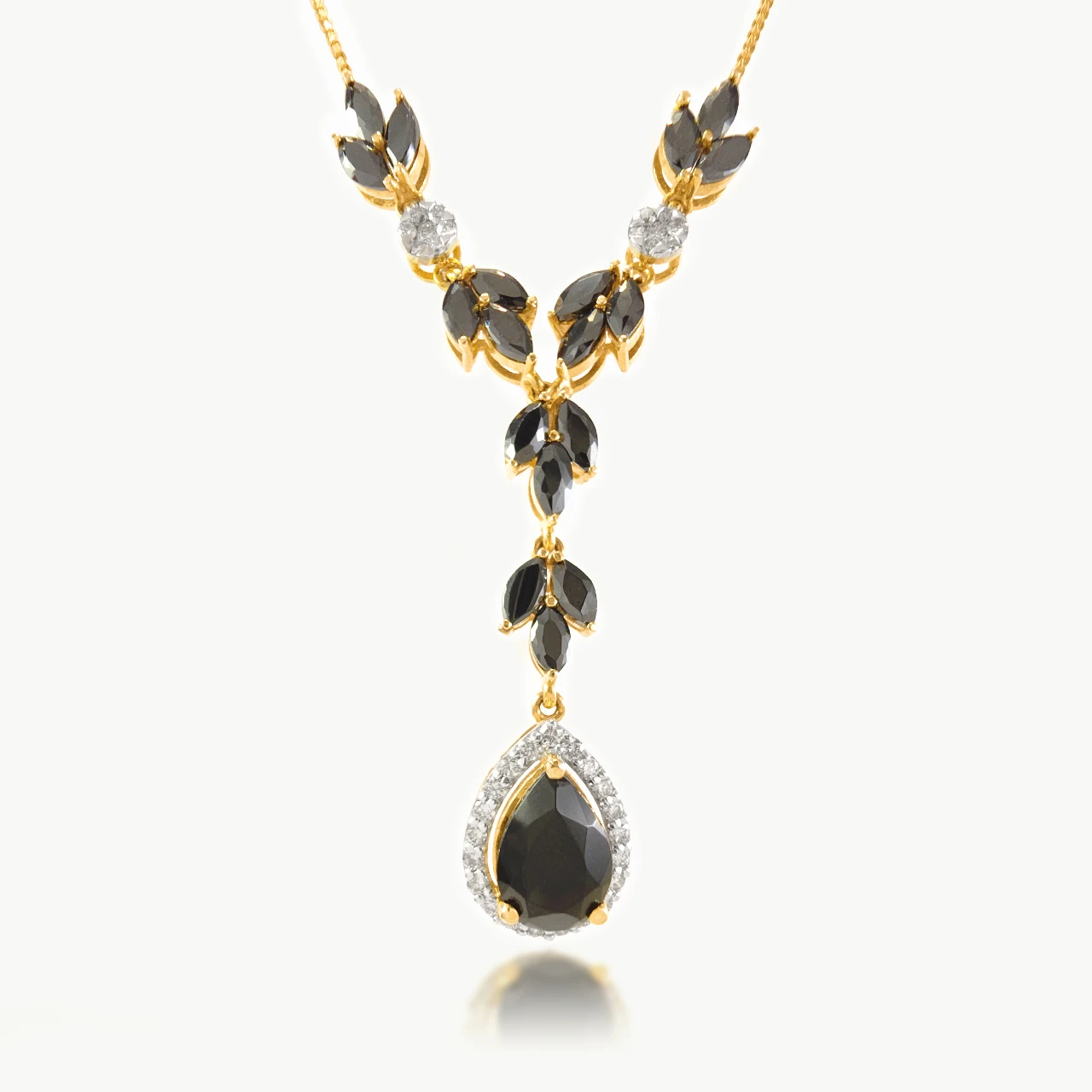 Diamond Mini-necklace With Black Onyx Stone