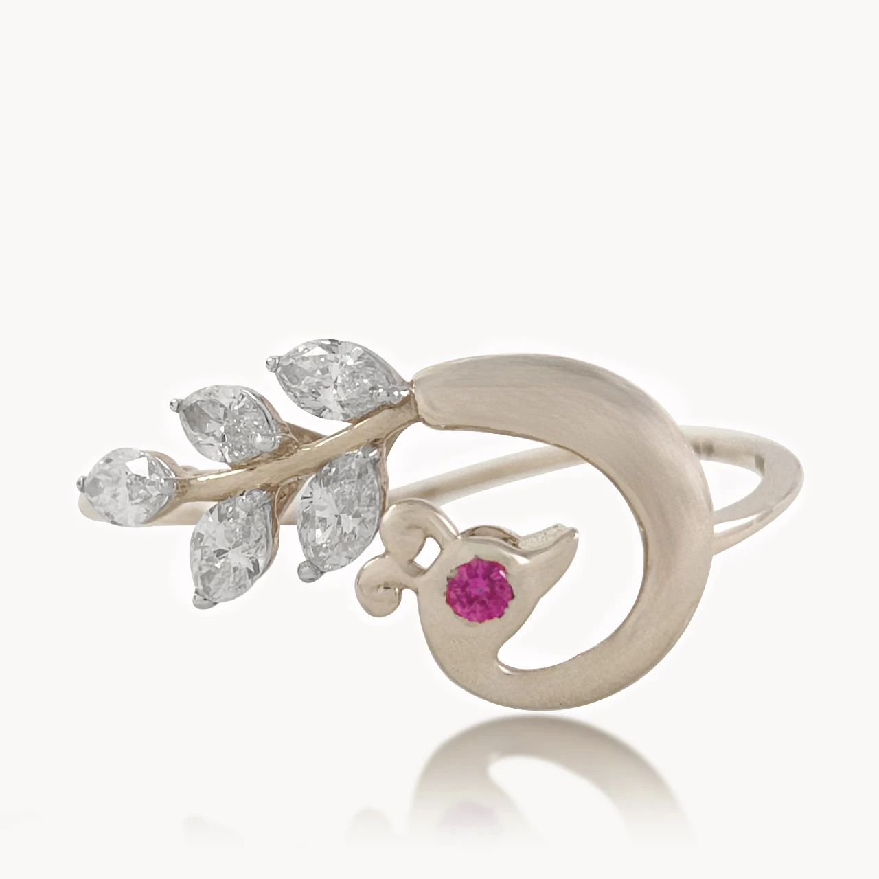 Duck Design Red Stone Diamond Ring