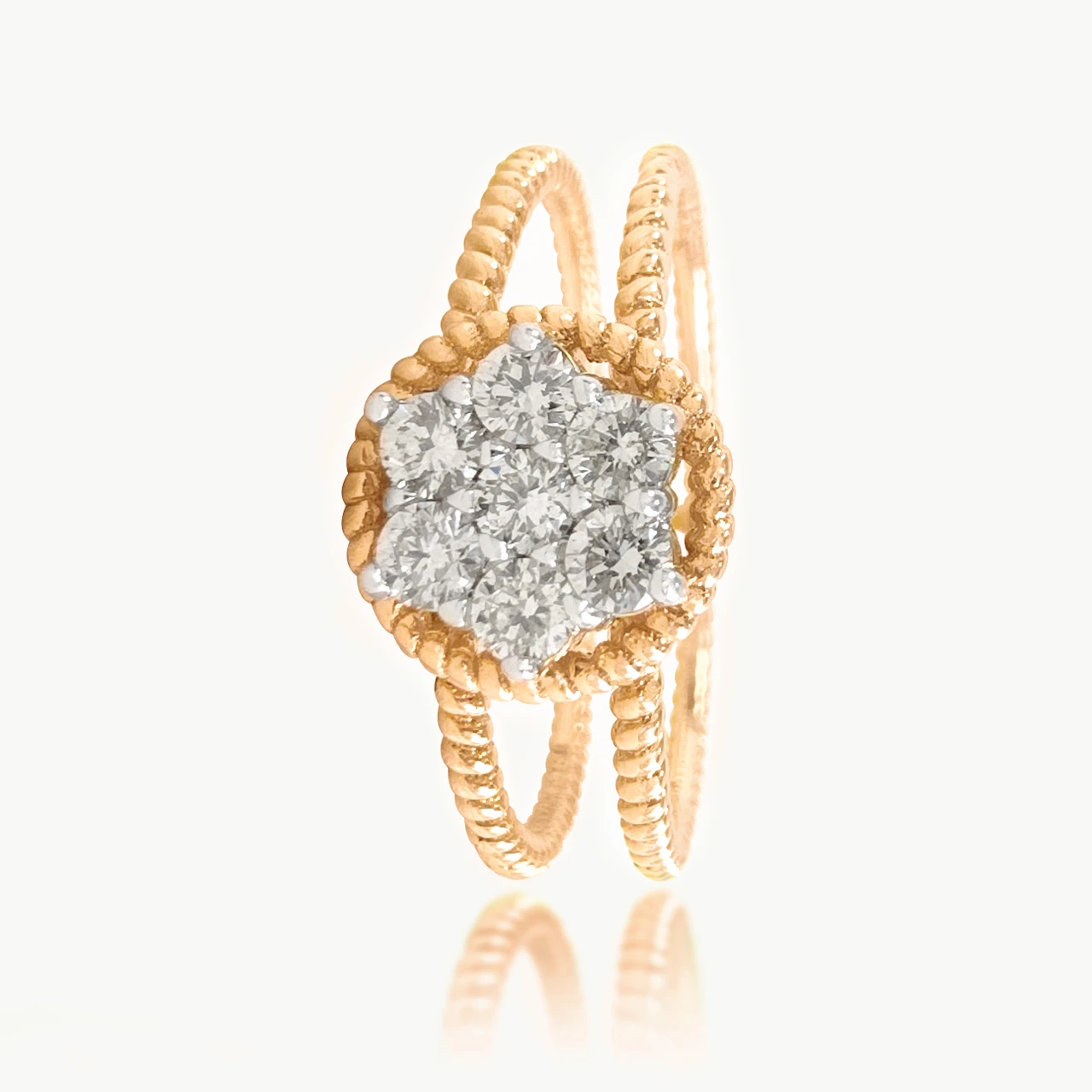 Elegant Round Design Diamond Ring