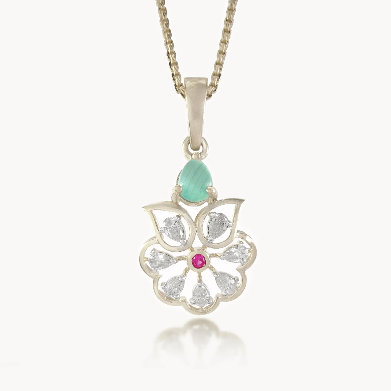 Green Roseleaf Sparkled Diamond Pendant
