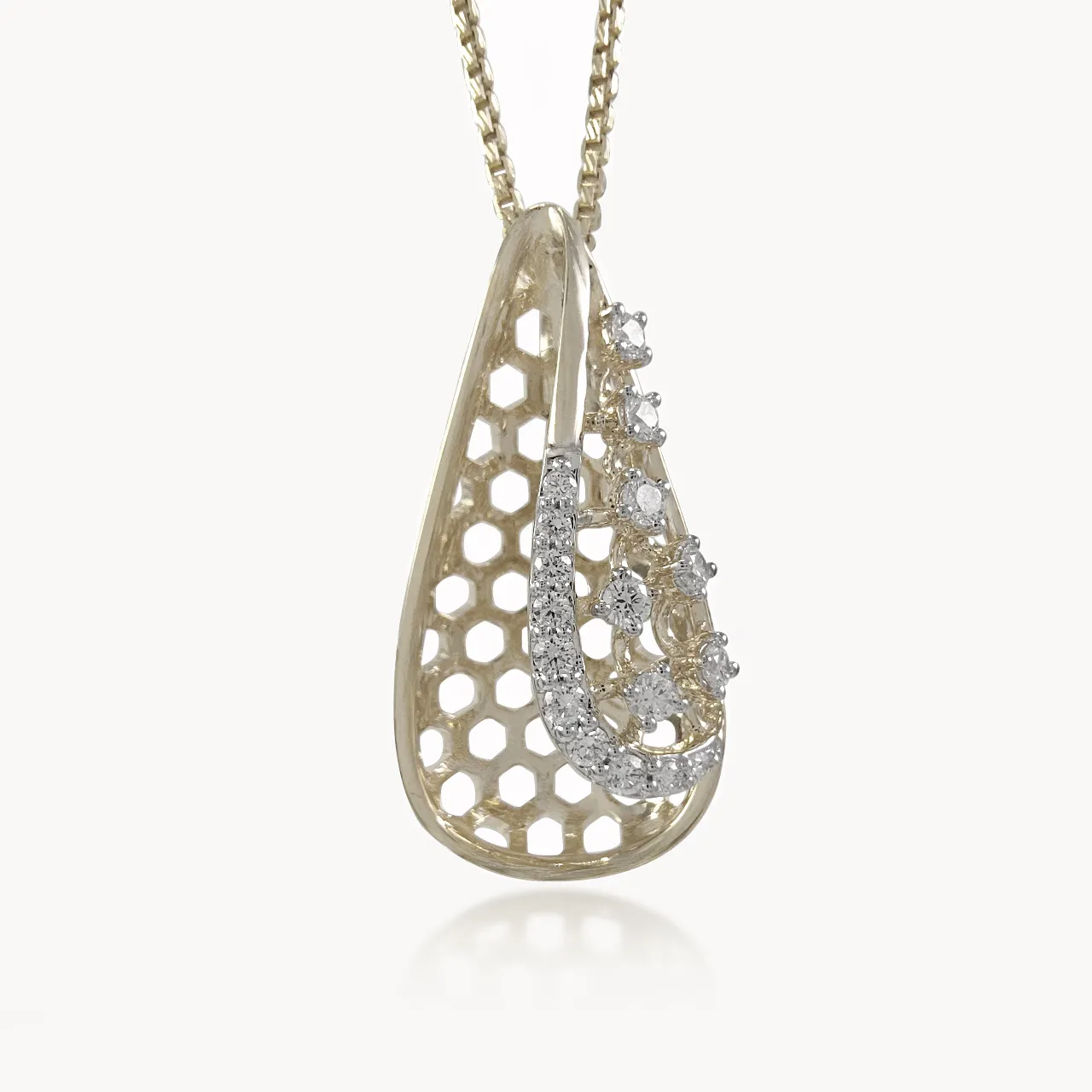 Honeycomb Gleam Diamond Pendant
