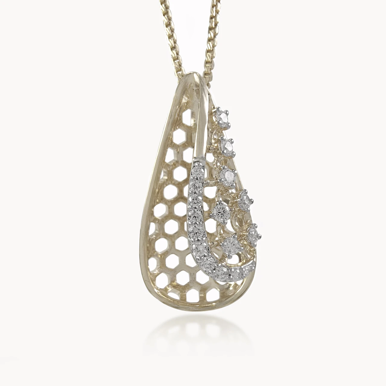 Honeycomb Gleam Diamond Pendant