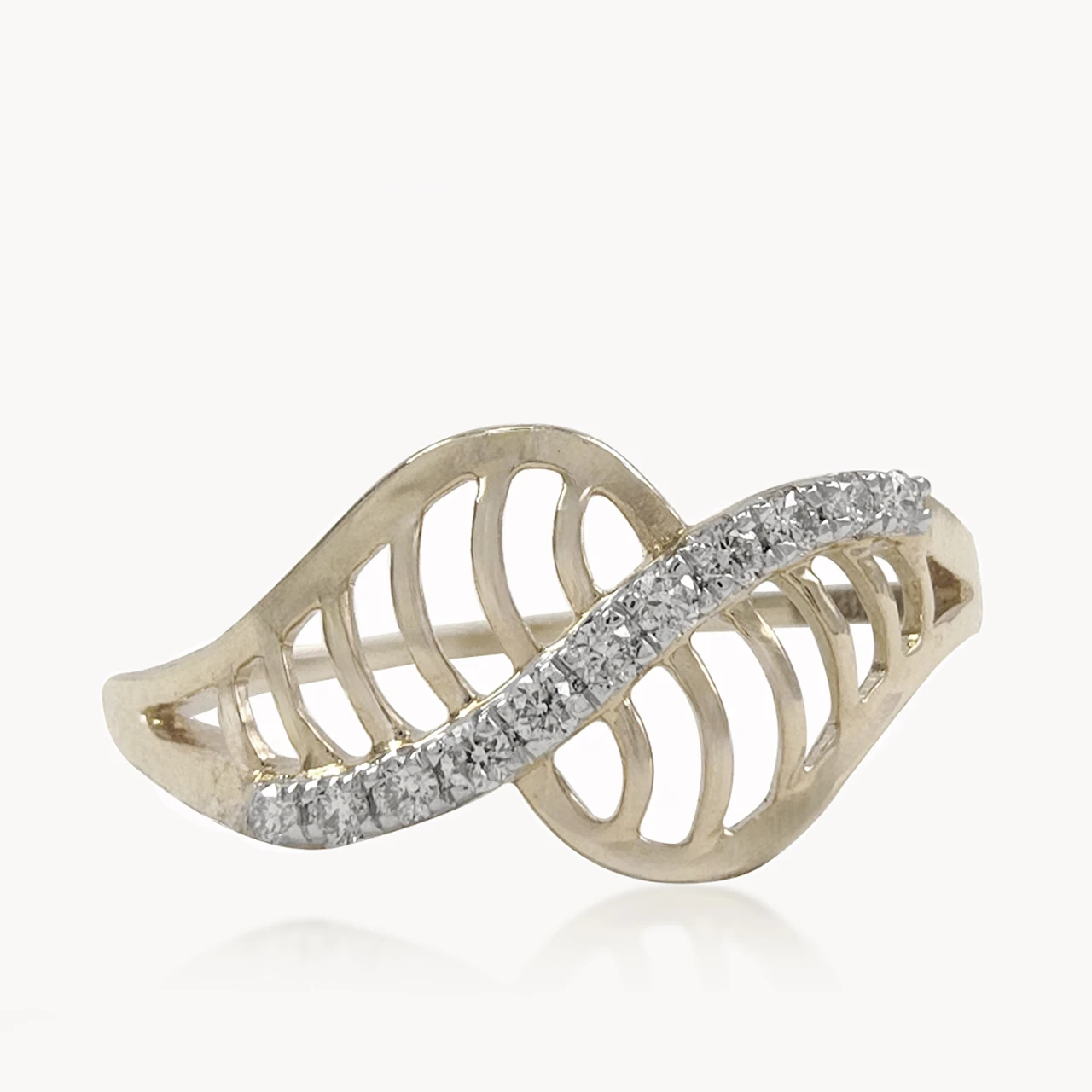 Linear Intersecting Diamond Dainty Ring
