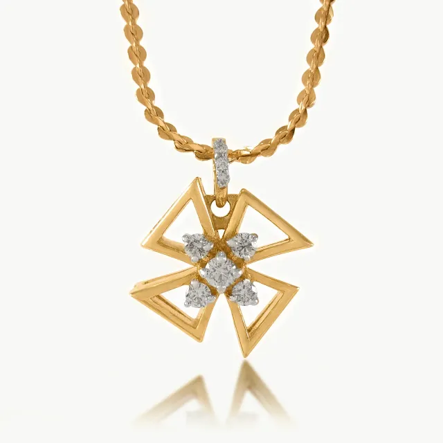 4 Petals Design Diamond Pendant
