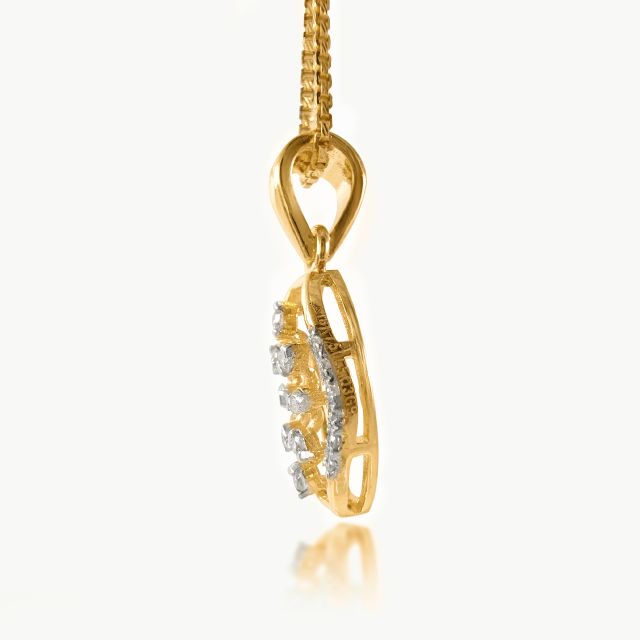 Shell Design Diamond Pendant