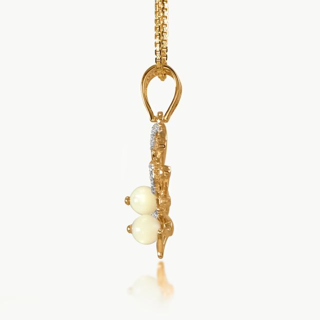 Ocean's Flora Diamond pendant