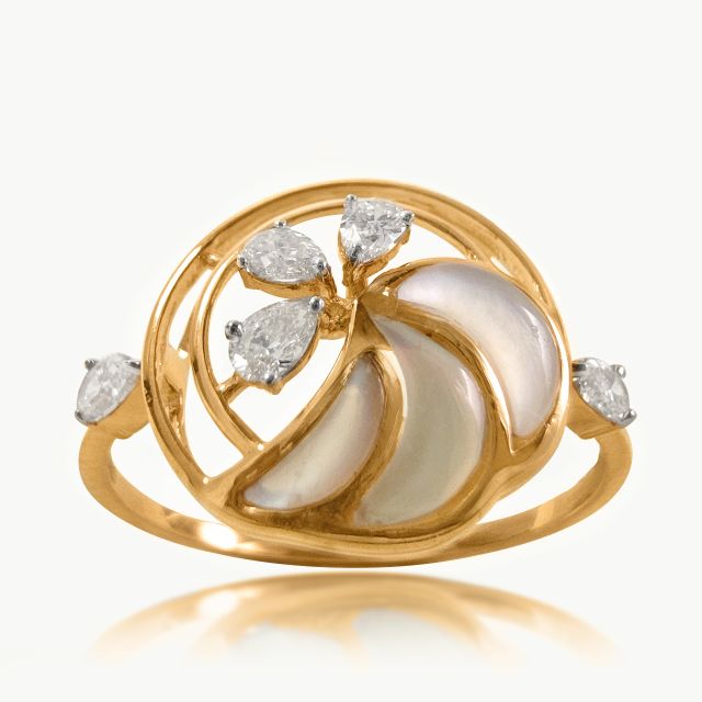 Pear Petal Swirl Diamond Ring