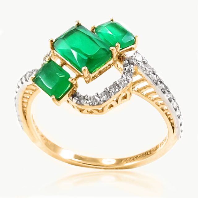 Greeny Round Diamond Rings