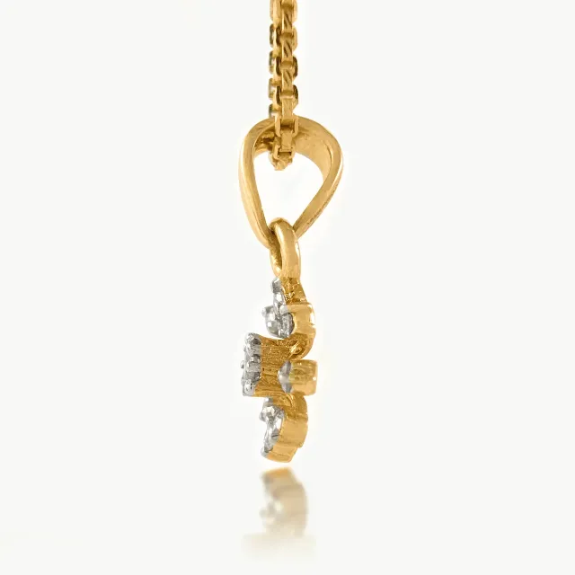 Flower Snowflakes Diamond Pendant