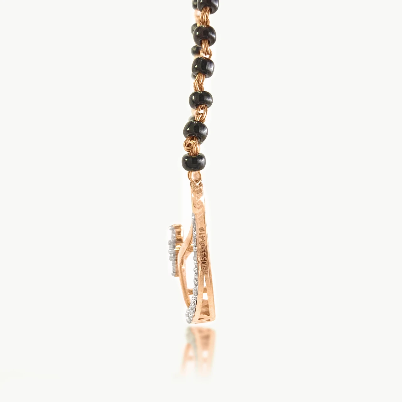 Nami Round Diamond Mangalsutra
