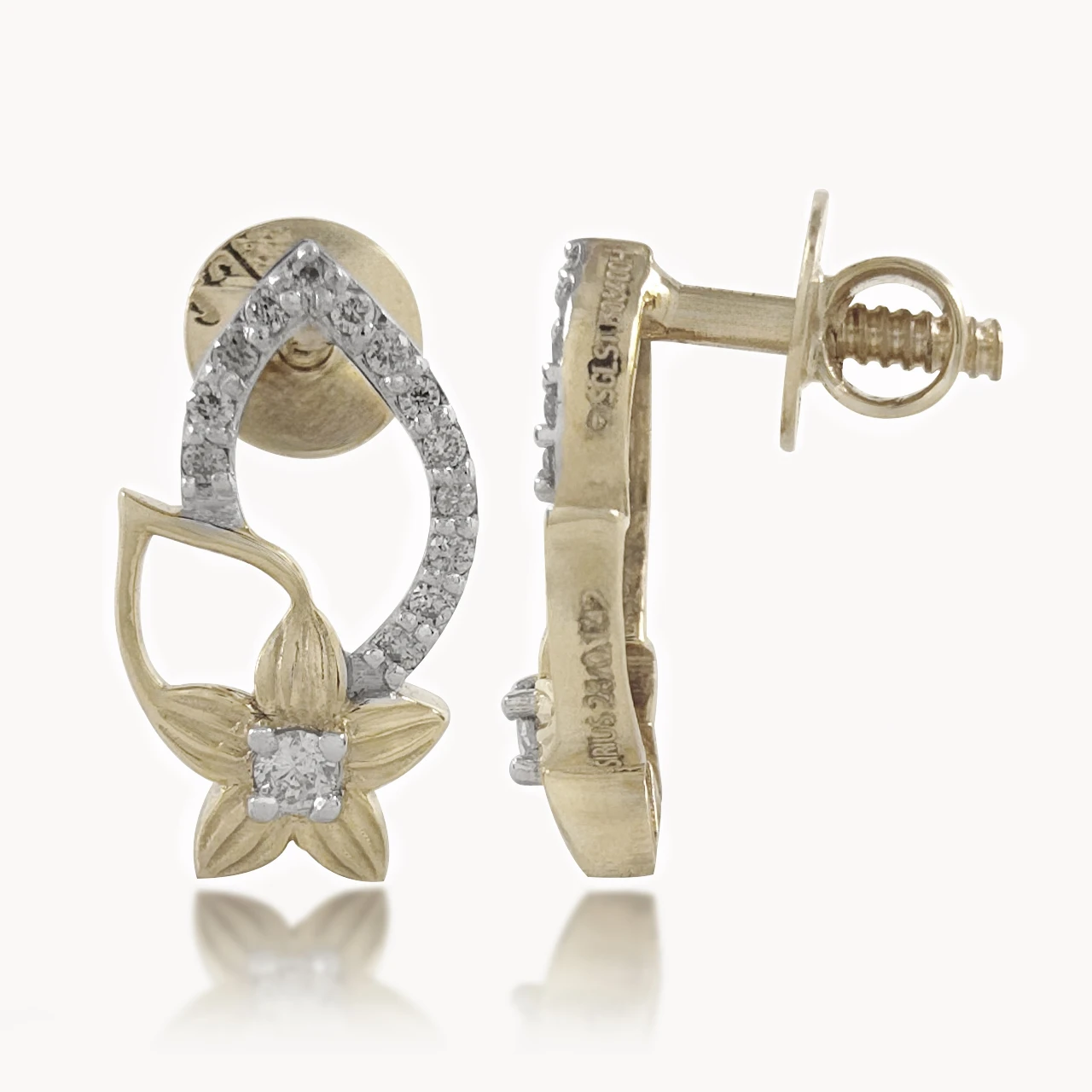 Oval Design Diamond Leaf Earring