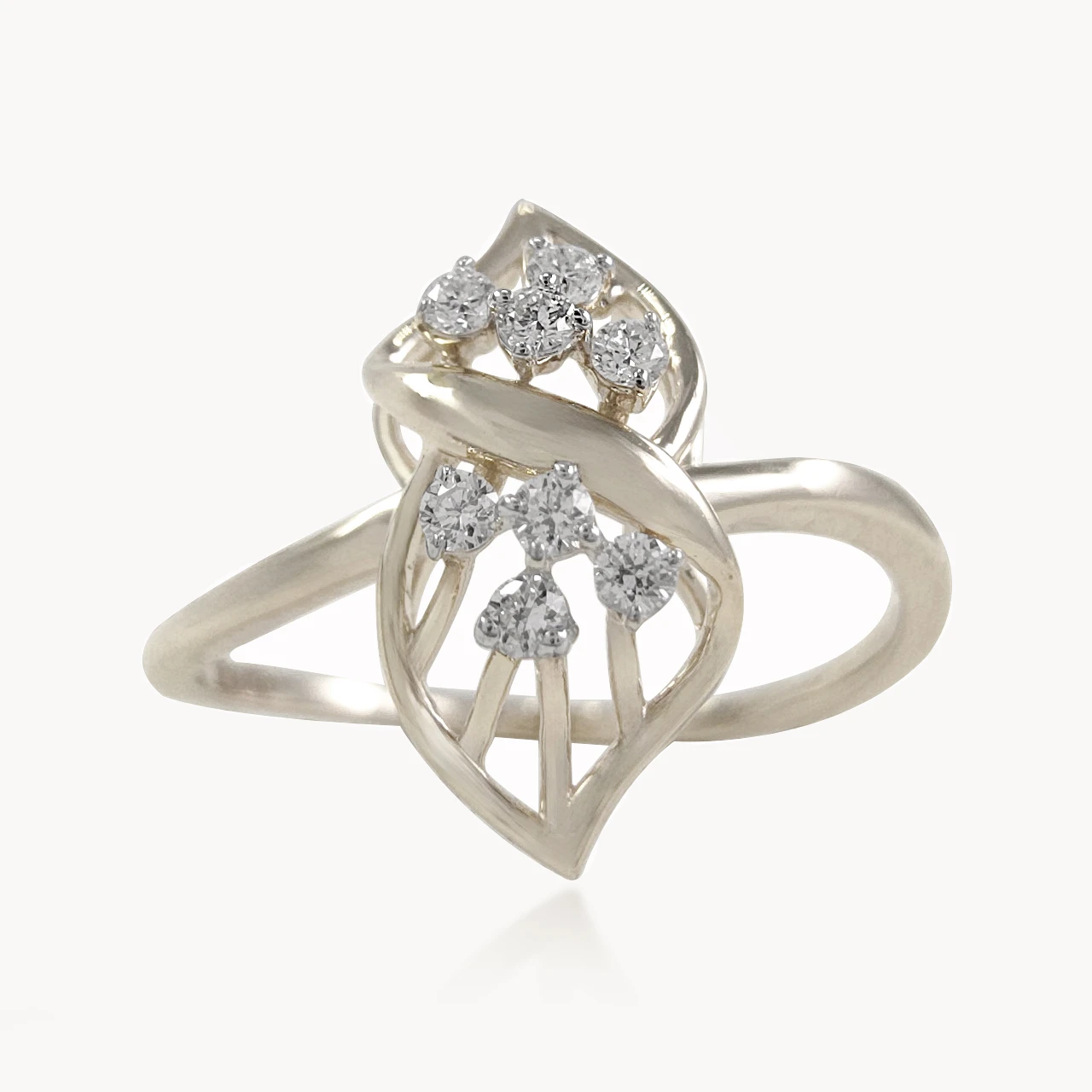 Petal Dew Diamond Ring
