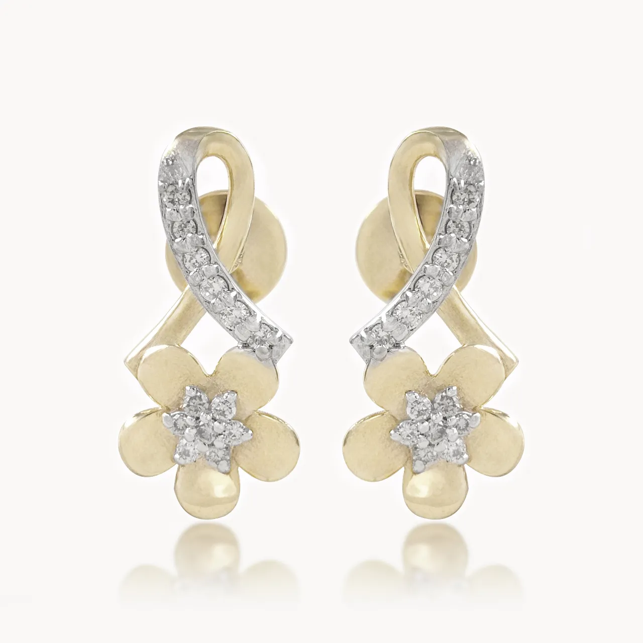 Rose Pettle Design Diamond Earring