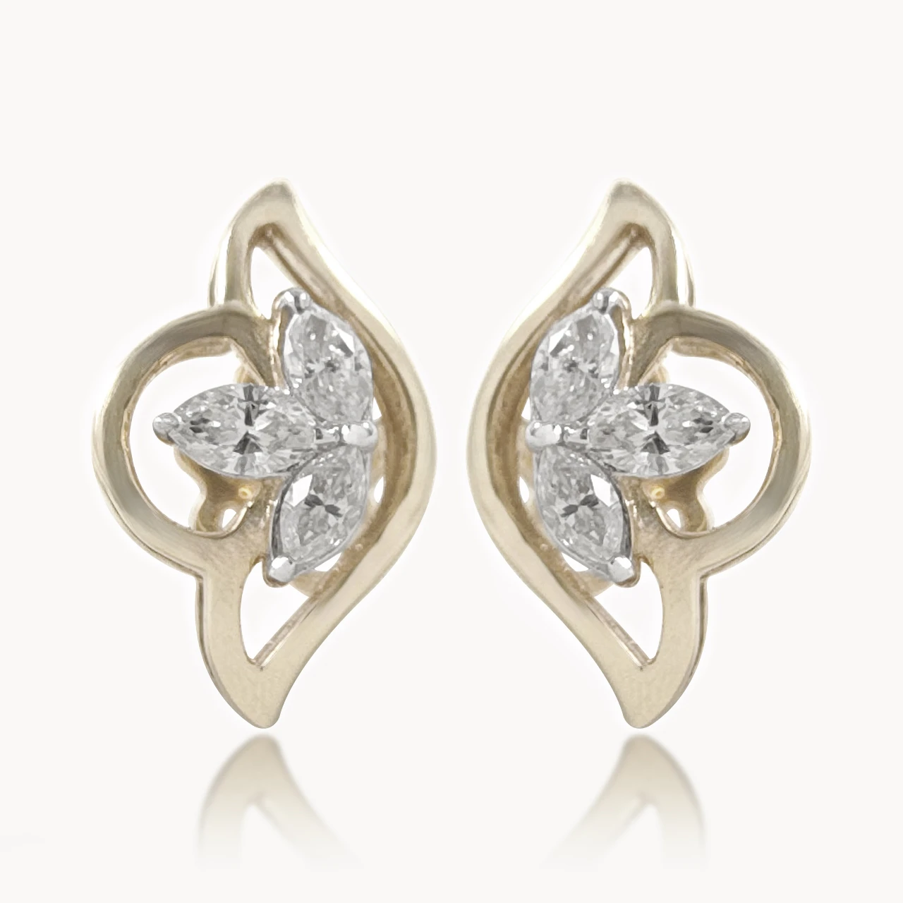 Side Flower Design Diamond Earring