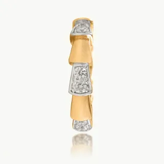 Caelia Triangular Designer Diamond Band