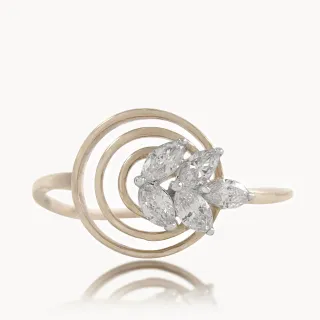 Circular design Diamond ring