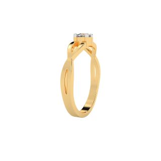 Royal Design Solitaire Ring