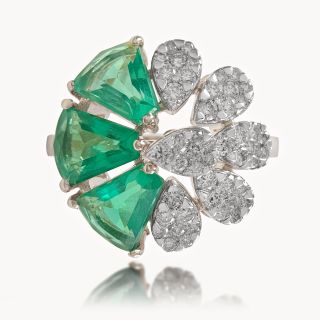 Green Flower Diamond Ring