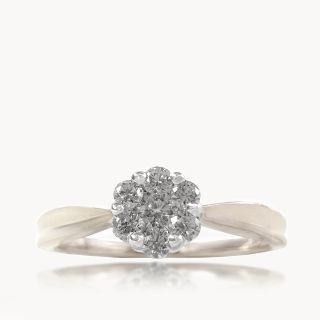 Oval shaped Diamond Ring