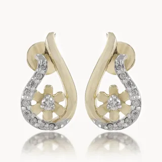 Curved Design Diamond Earring