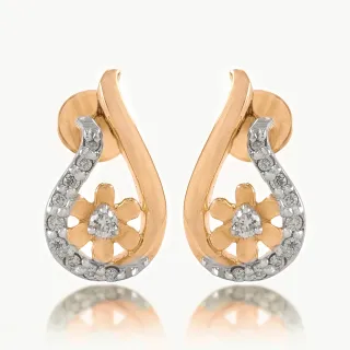Curved Design Diamond Earring
