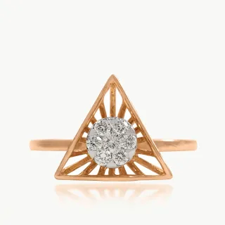 Triangular Centered Diamond Ring