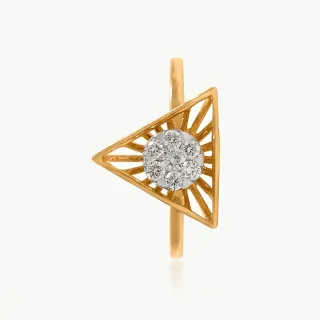 Triangular Centered Diamond Ring