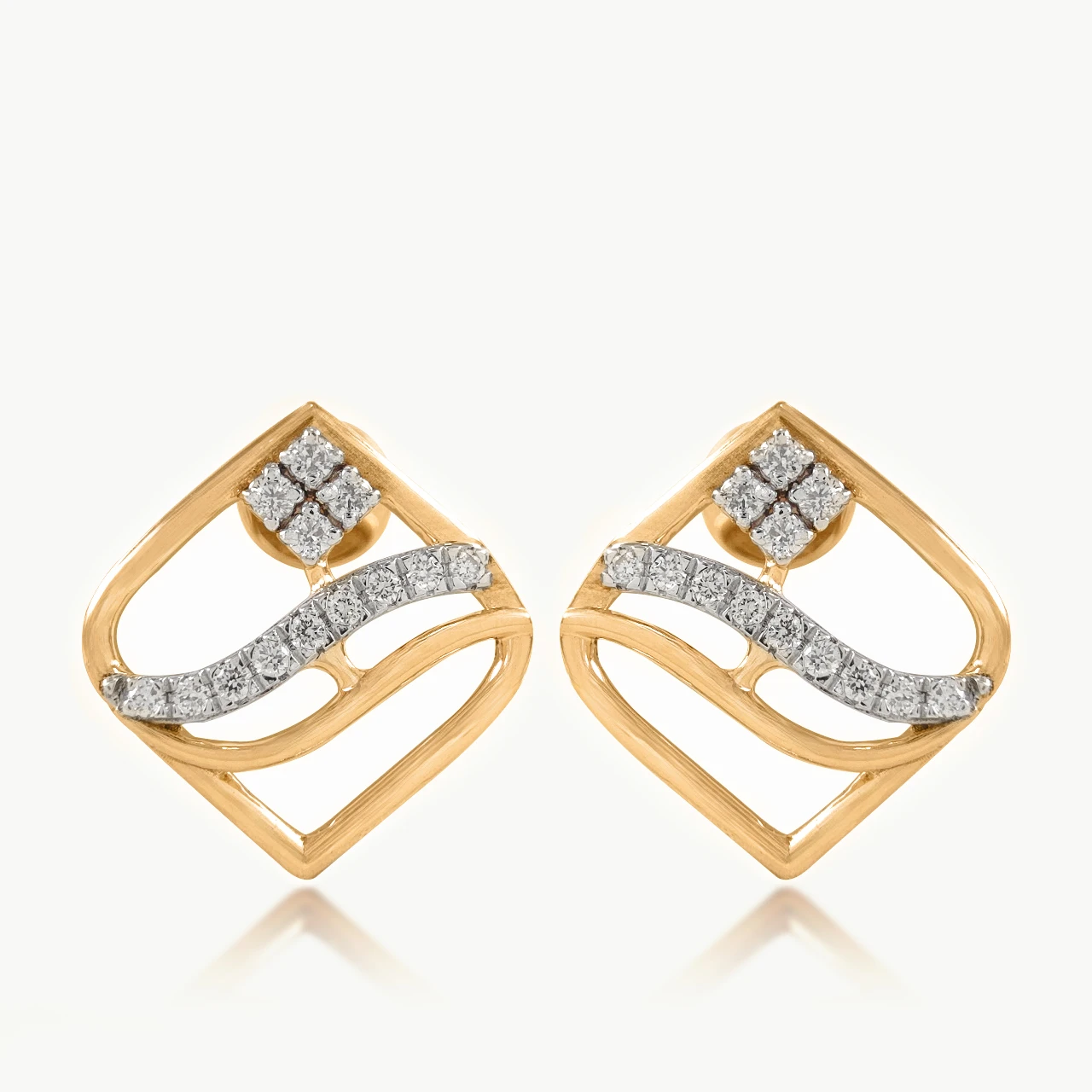 Wavvy Flower Diamond Earrings